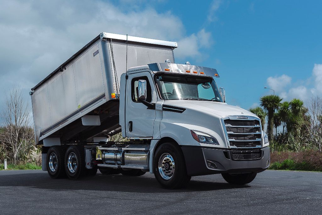 Freightliner 2023 Cascadia 126 6x4 Alloy Bulk Tipper