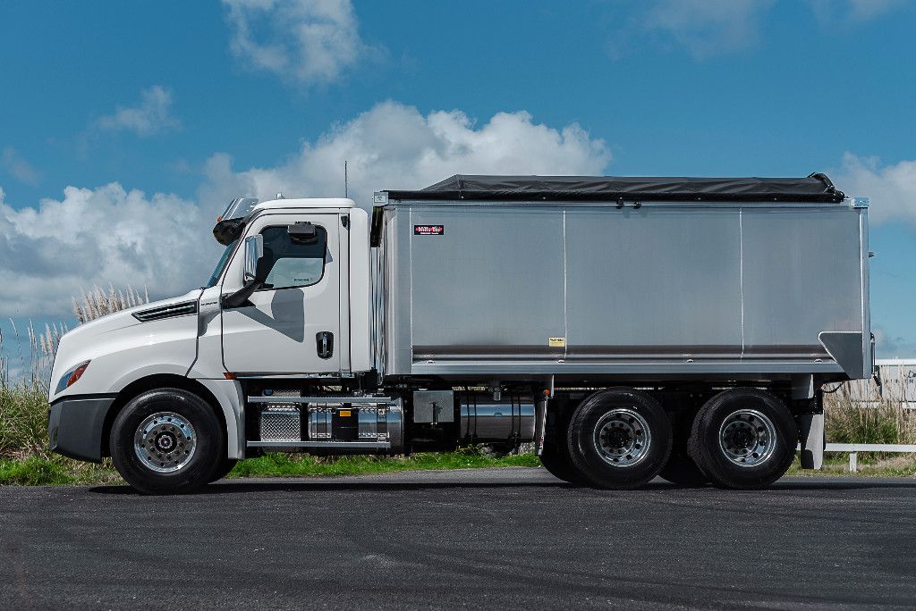 Freightliner 2023 Cascadia 126 6x4 Alloy Bulk Tipper