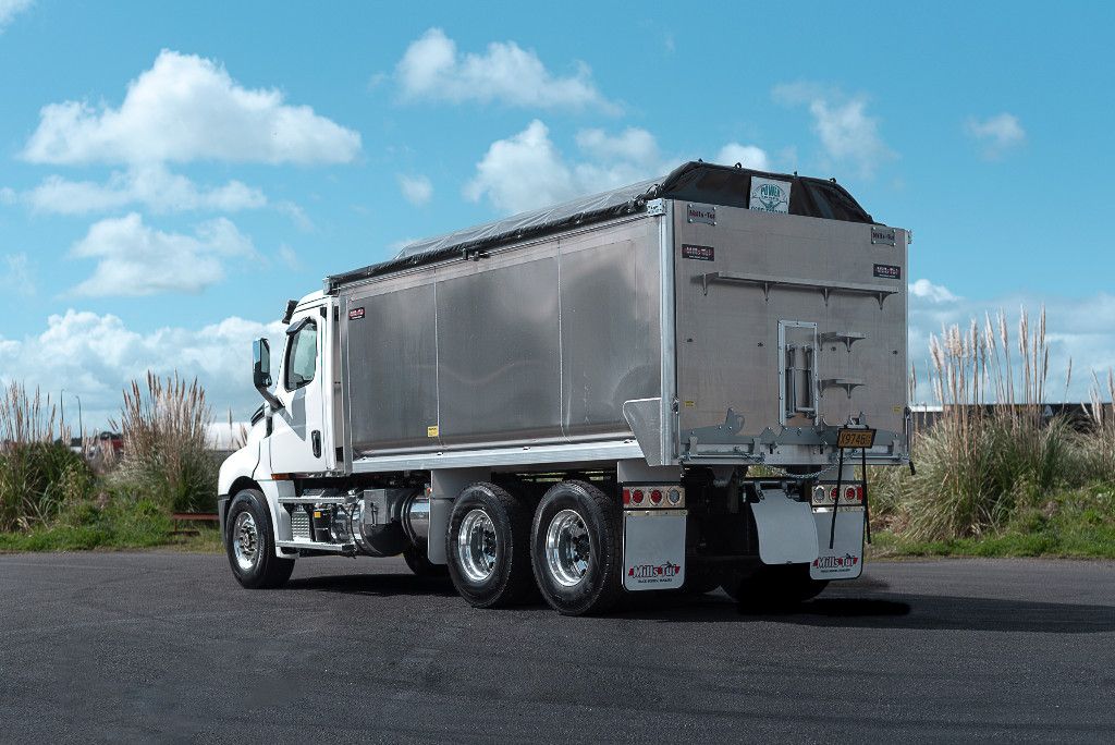 Freightliner 2023 Cascadia 126 6x4 Alloy Bulk Tipper