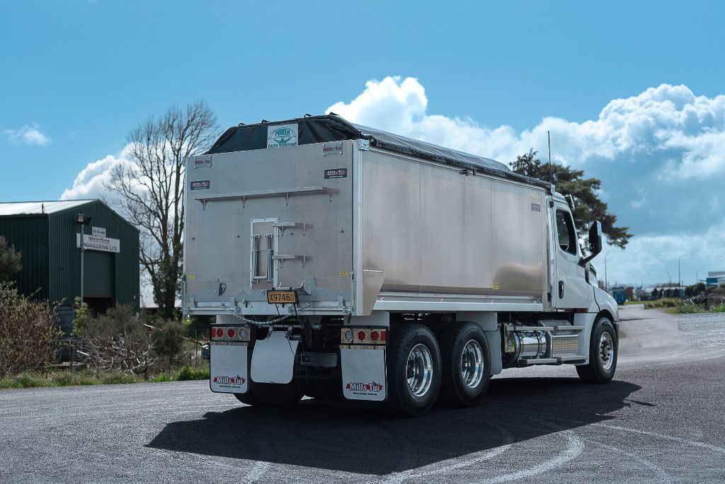 Freightliner 2023 Cascadia 126 6x4 Alloy Bulk Tipper
