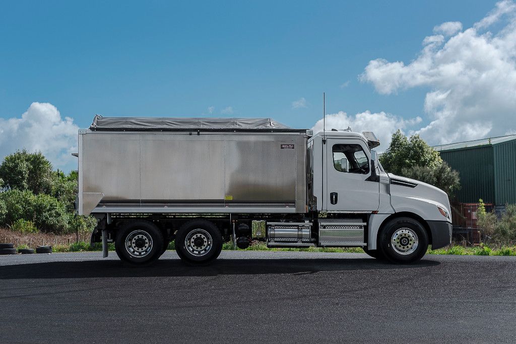 Freightliner 2023 Cascadia 126 6x4 Alloy Bulk Tipper