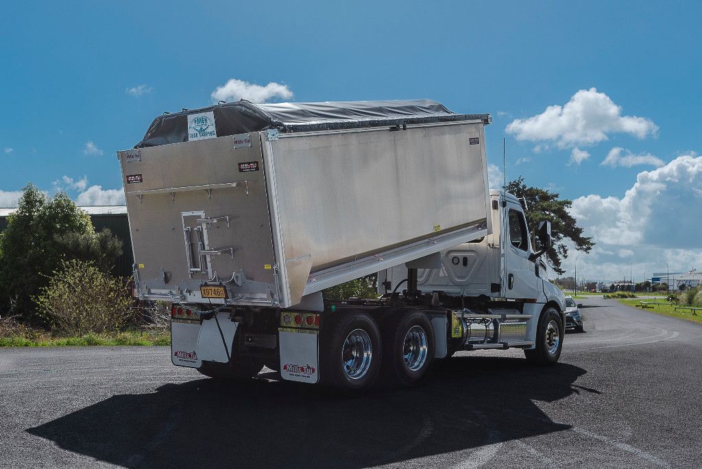 Freightliner 2023 Cascadia 126 6x4 Alloy Bulk Tipper