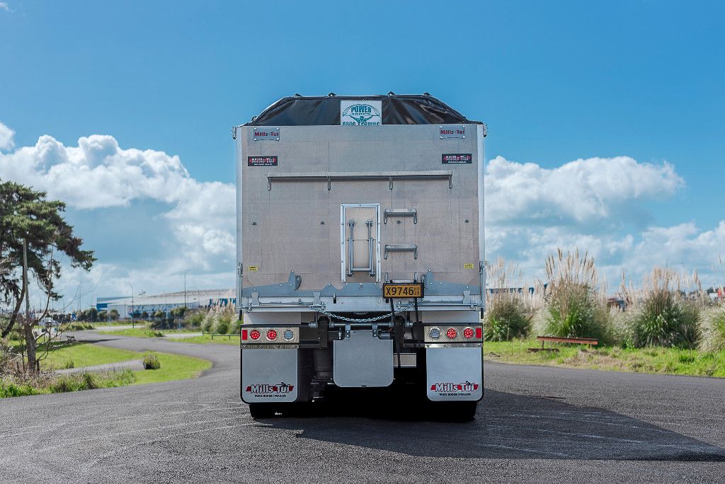 Freightliner 2023 Cascadia 126 6x4 Alloy Bulk Tipper