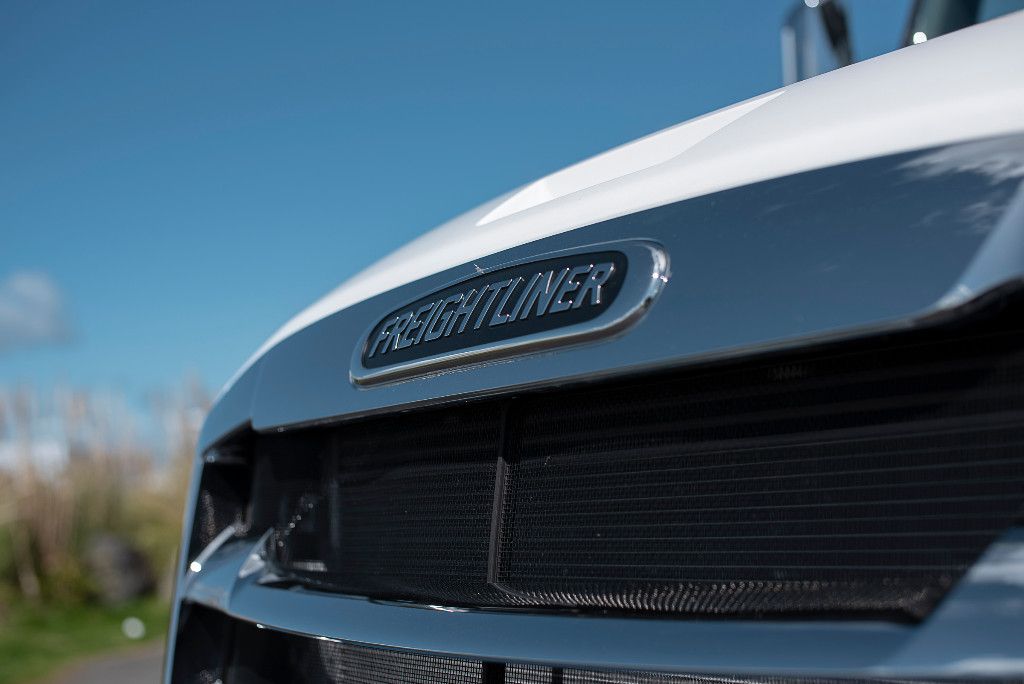 Freightliner 2023 Cascadia 126 6x4 Alloy Bulk Tipper