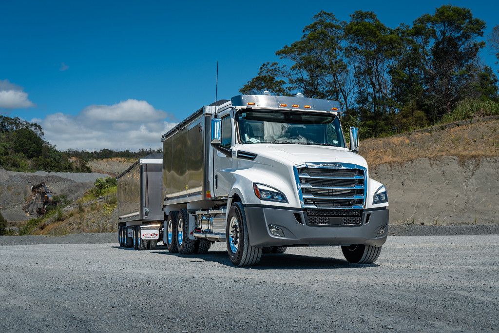 2025 Freightliner Cascadia 126 6x4 Alloy Bulk Tipper & Trailer 