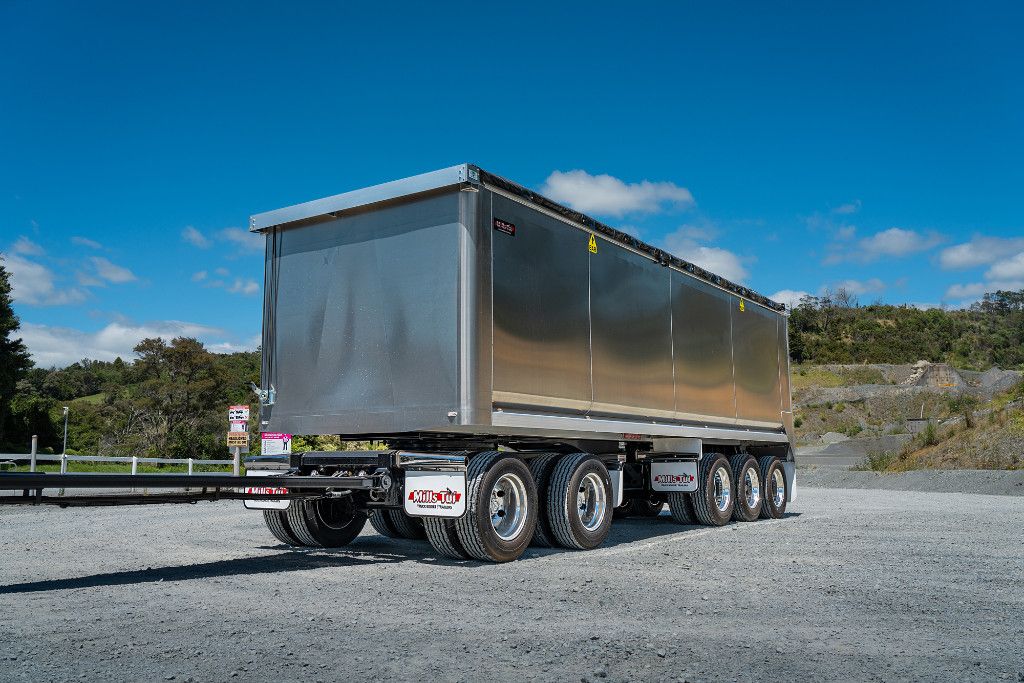 2025 Freightliner Cascadia 126 6x4 Alloy Bulk Tipper & Trailer 