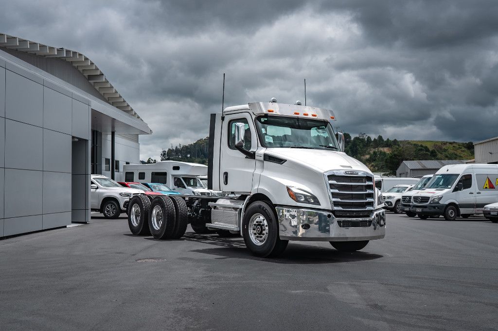 Freightliner Cascadia 116 Tipper Spec