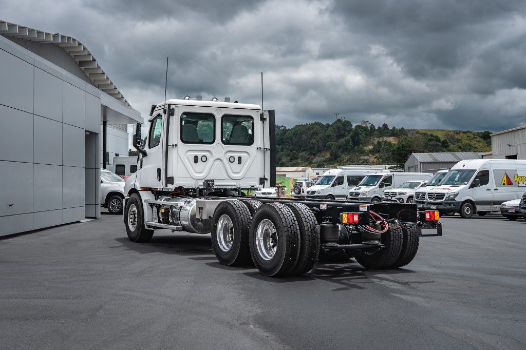 Freightliner Cascadia 116 Tipper Spec