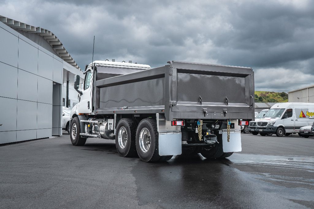 2025 Freightliner Cascadia 116 6x4 Steel Tipper