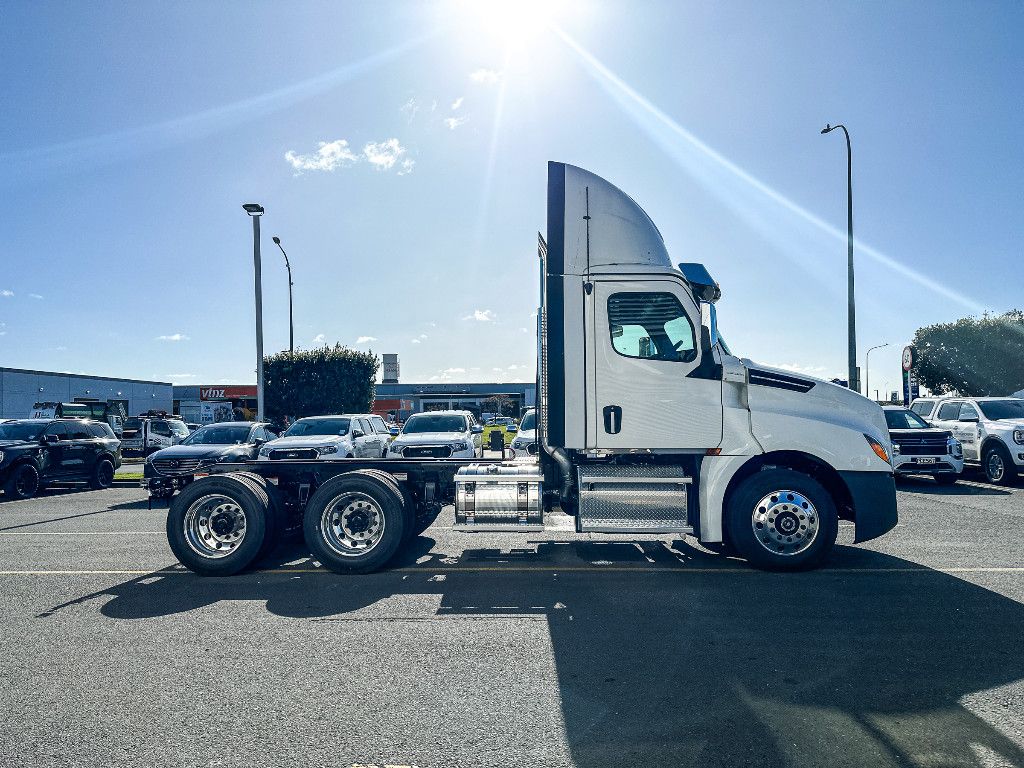 2024 Freightliner Cascadia 126 Day Cab Tractor Keith Andrews Trucks