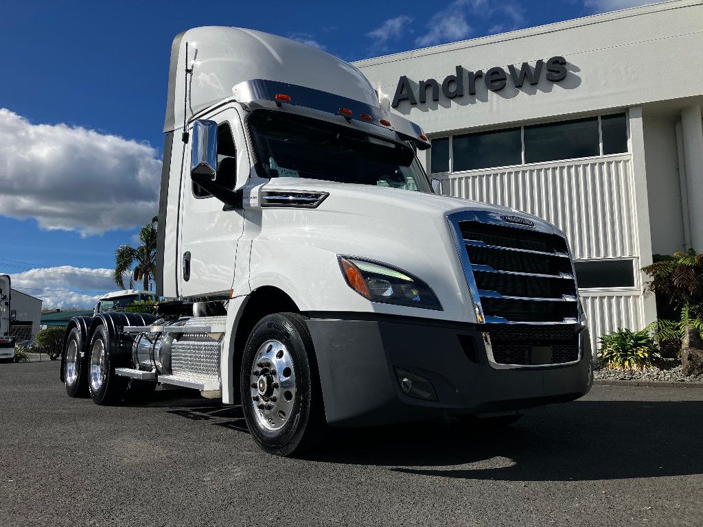 2025 Freightliner Cascadia 126 Day Cab Tractor