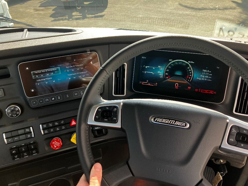 2025 Freightliner Cascadia 126 Day Cab Tractor