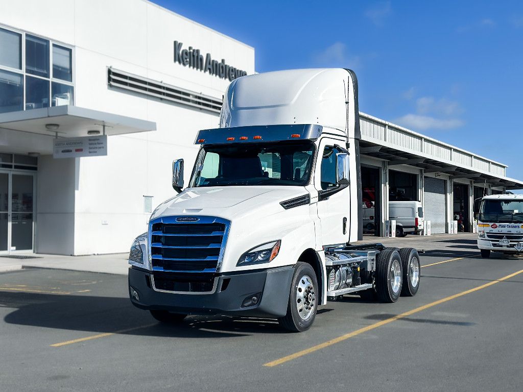 2024 Freightliner Cascadia 126 Day Cab Tractor