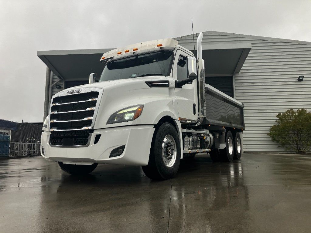 2025 Freightliner Cascadia 126 6x4 Tipper 