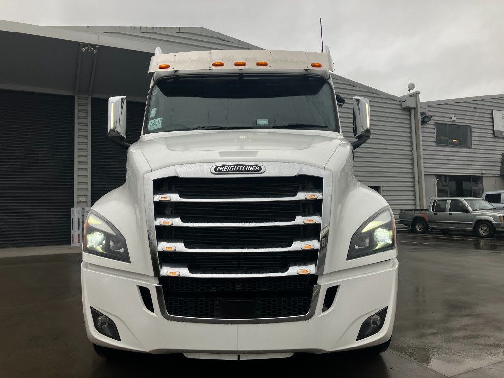2025 Freightliner Cascadia 126 6x4 Tipper 