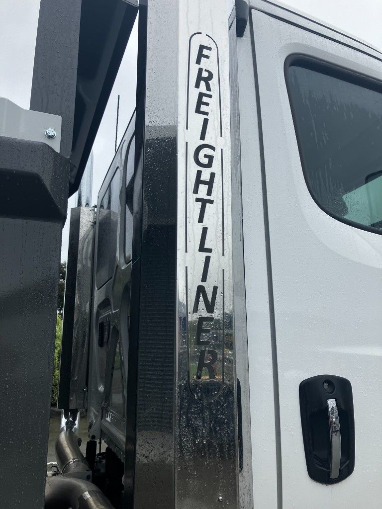 2025 Freightliner Cascadia 126 6x4 Tipper 