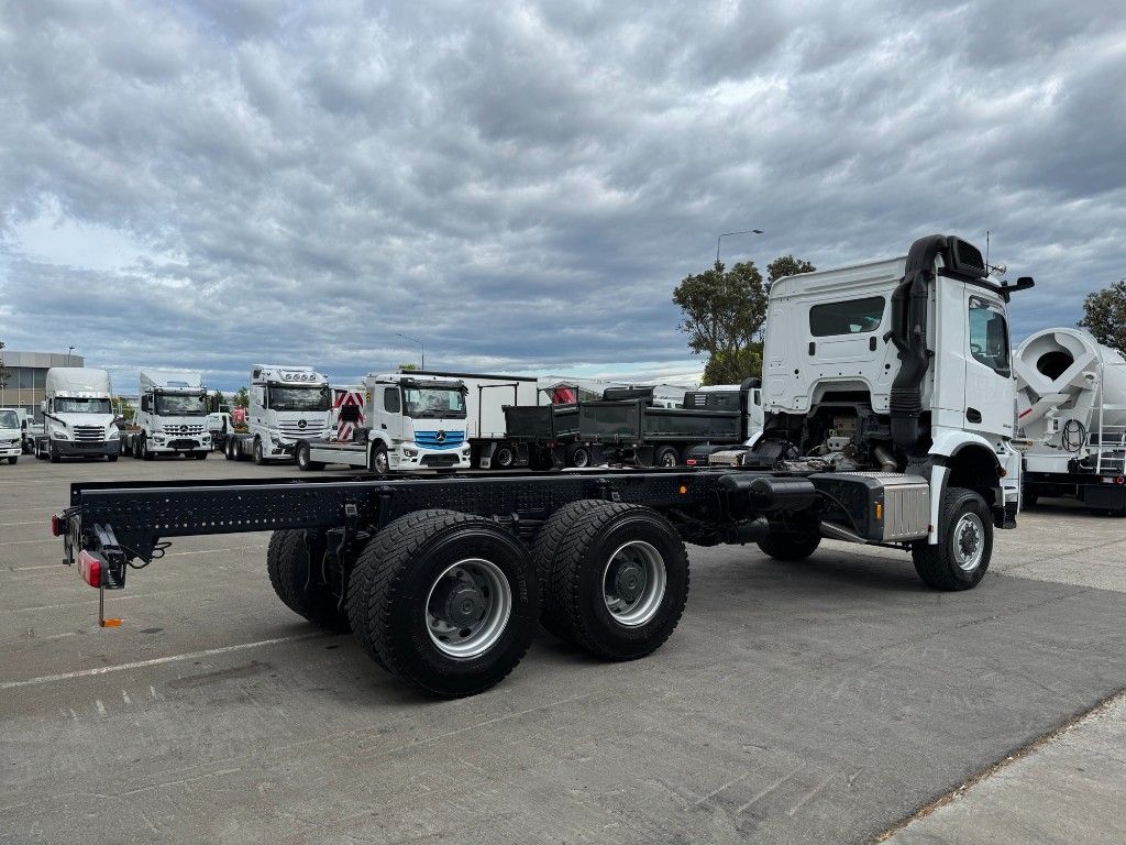 2025 Mercedes-Benz Arocs 3346 6 x 6 ClassicSpace M-Cab