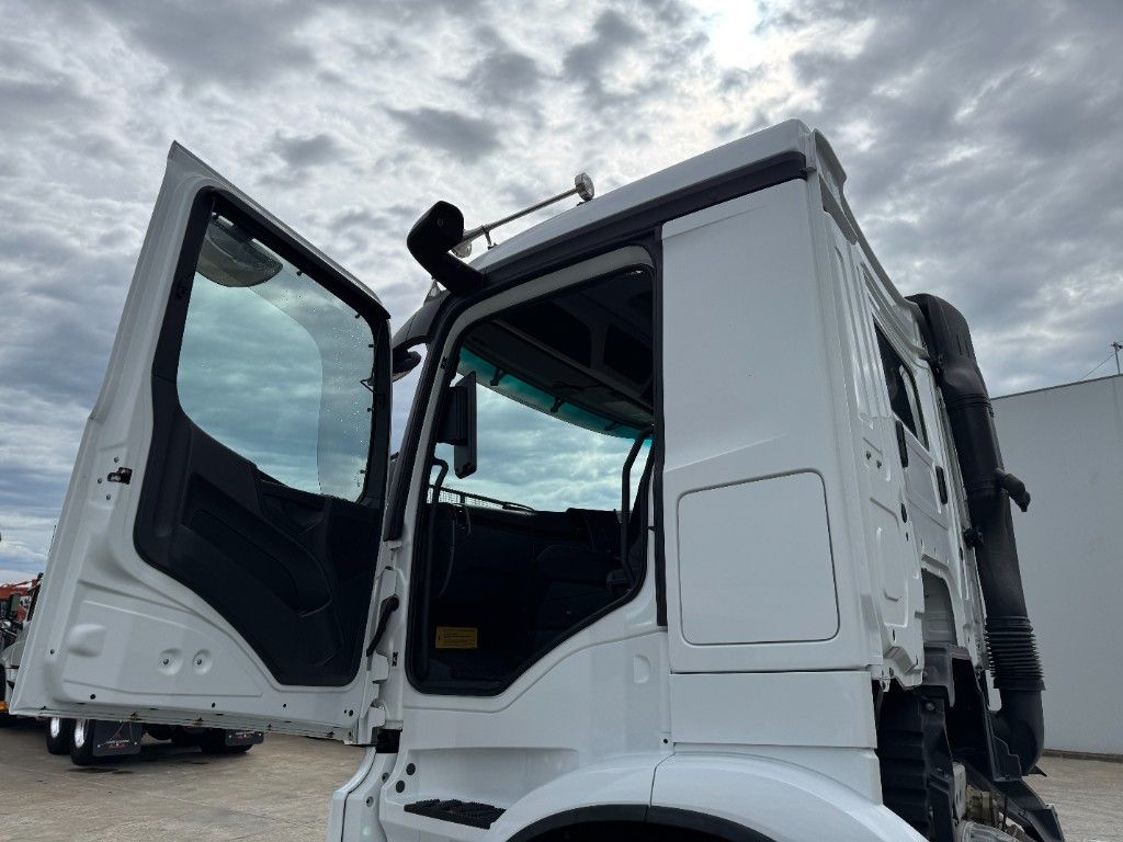 2025 Mercedes-Benz Arocs 3346 6 x 6 ClassicSpace M-Cab