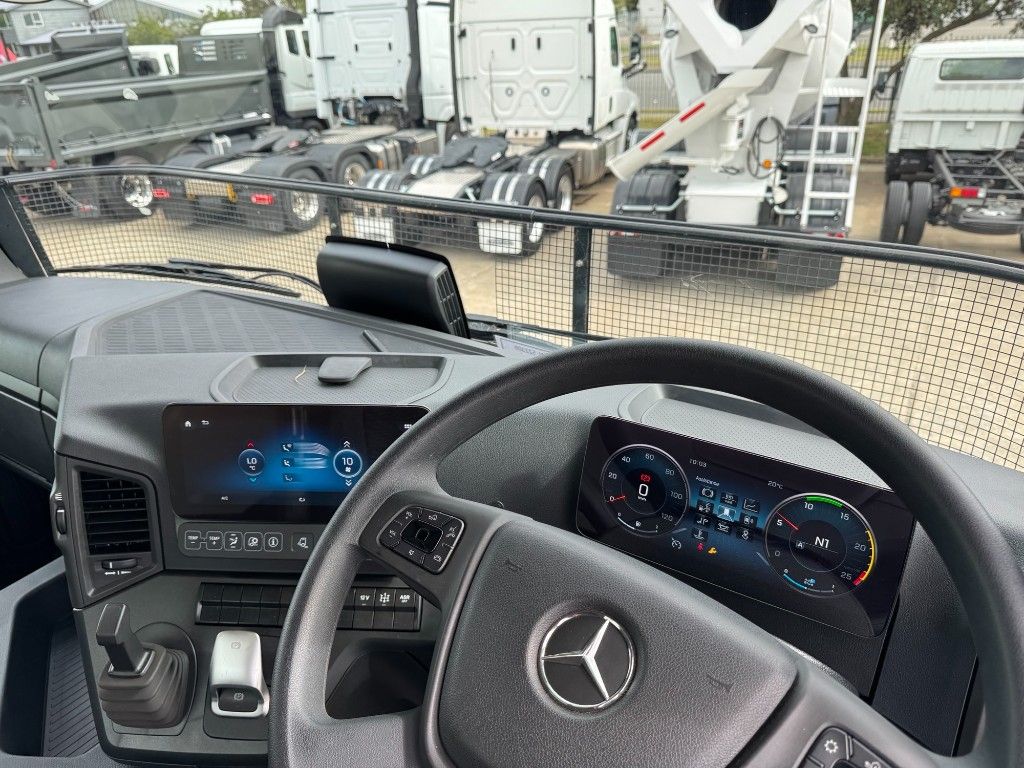 2025 Mercedes-Benz Arocs 3346 6 x 6 ClassicSpace M-Cab
