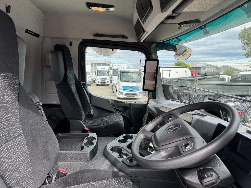 2025 Mercedes-Benz Arocs 3346 6 x 6 ClassicSpace M-Cab