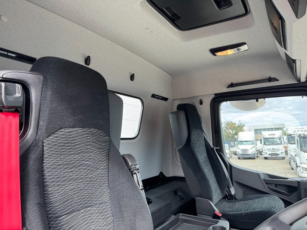 2025 Mercedes-Benz Arocs 3346 6 x 6 ClassicSpace M-Cab