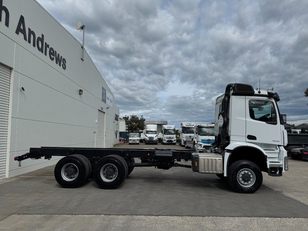 2025 Mercedes-Benz Arocs 3346 6 x 6 ClassicSpace M-Cab