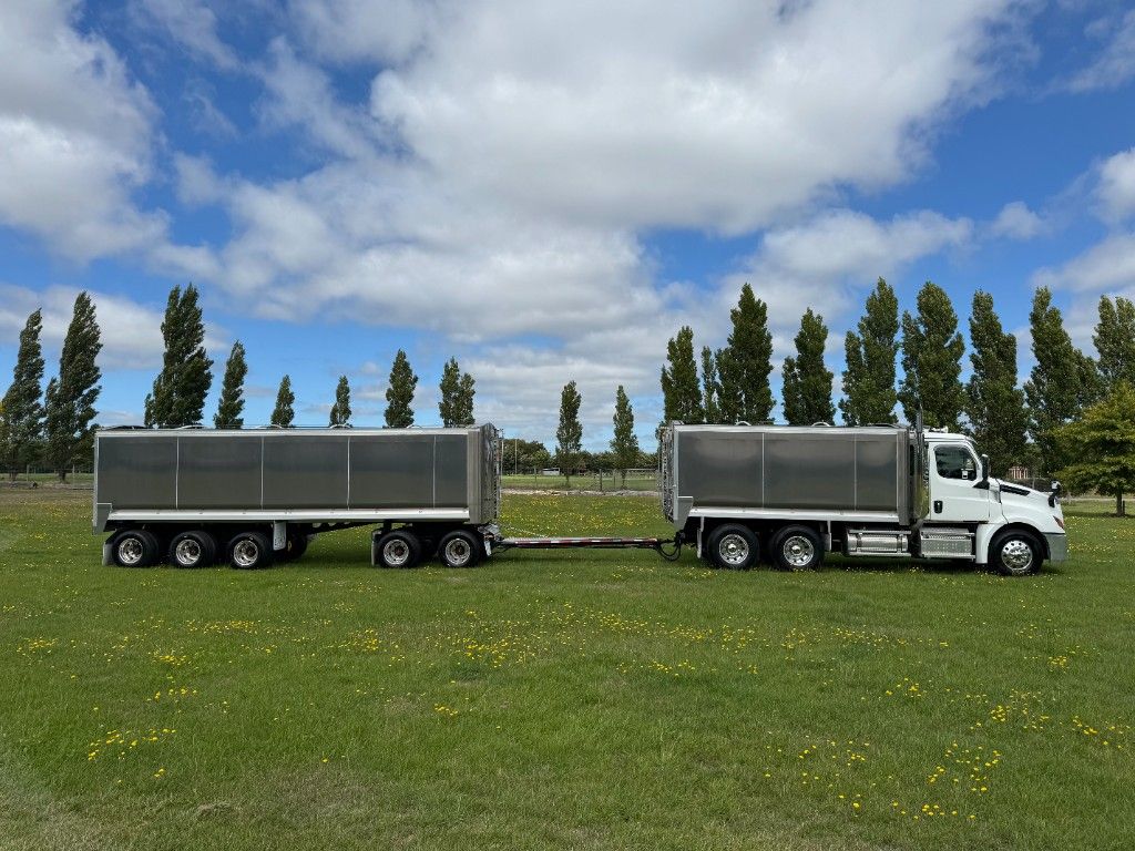 2025 Freightliner Cascadia 126 6x4 Alloy Bulk Tipper with 5 Axle Trailer