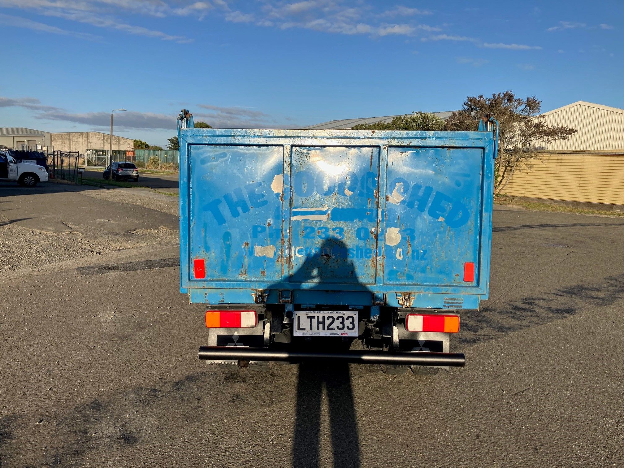 2025 Freightliner Cascadia 126 6x4 Alloy Bulk Tipper with 5 Axle Trailer
