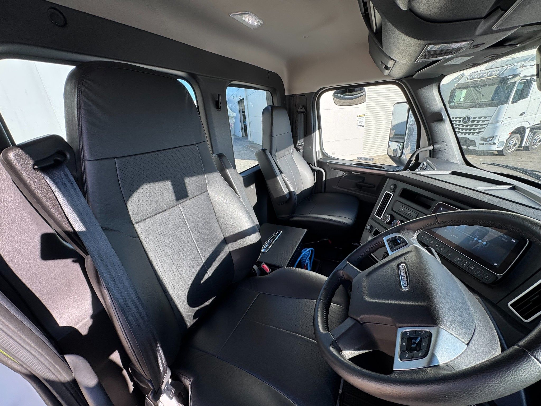 2025 Freightliner Cascadia 116 6x4 Tractor Unit – READY TO GO NOW!