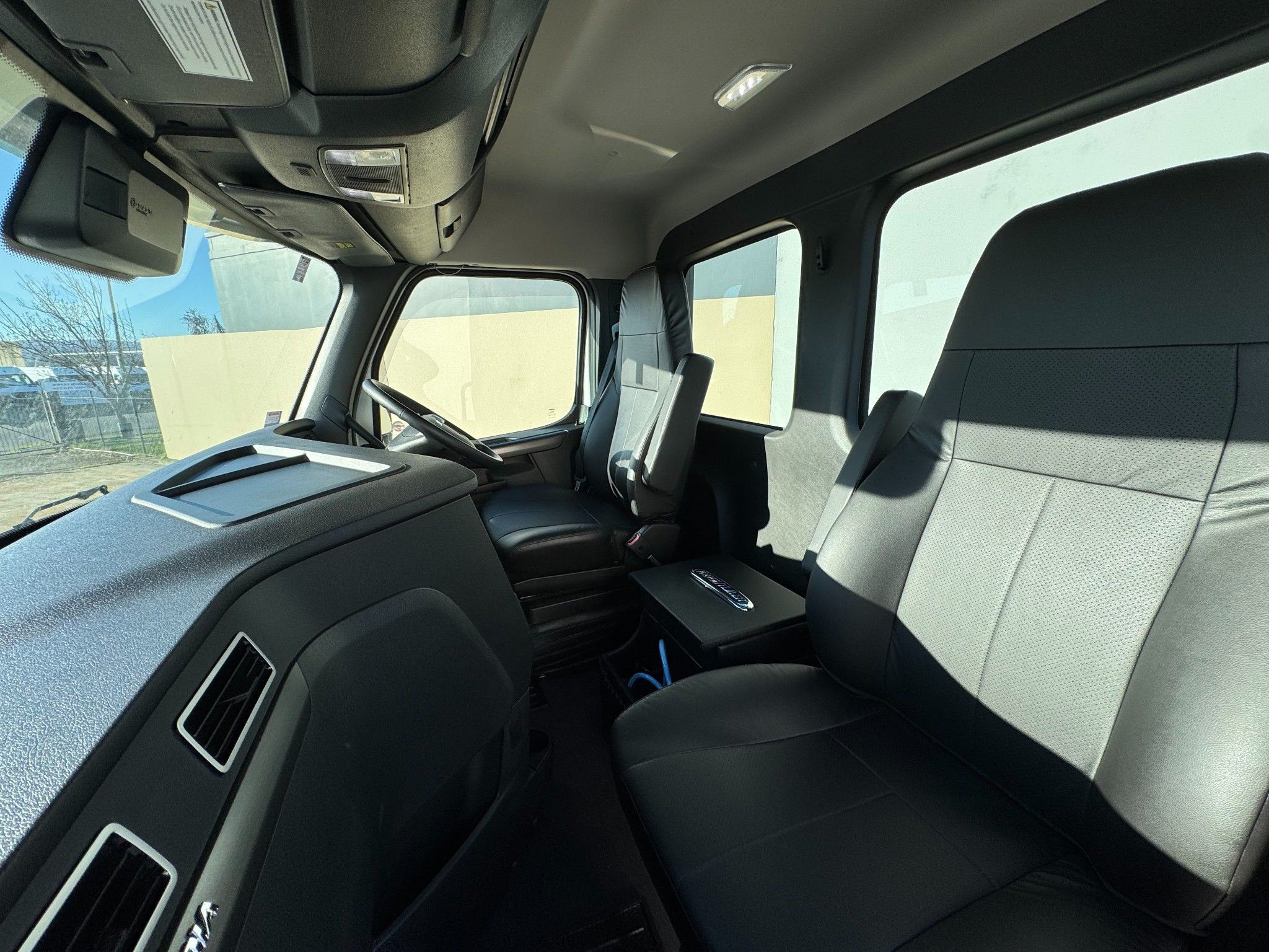 2025 Freightliner Cascadia 116 6x4 Tractor Unit – READY TO GO NOW!