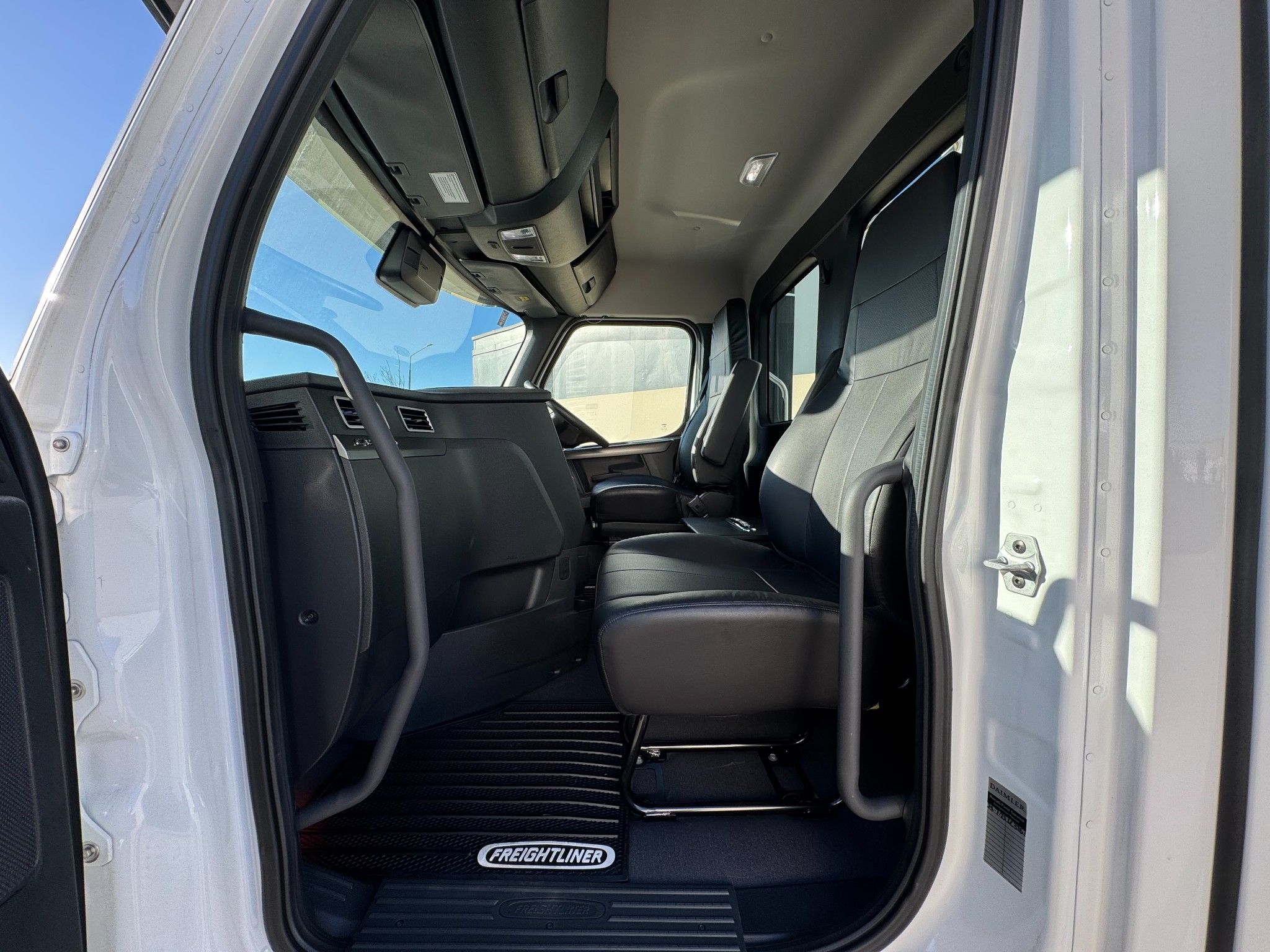 2025 Freightliner Cascadia 116 6x4 Tractor Unit – READY TO GO NOW!