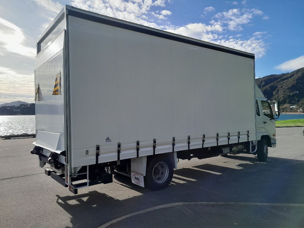FUSO Fighter FK1425L Curtainsider 12 Pallet 
