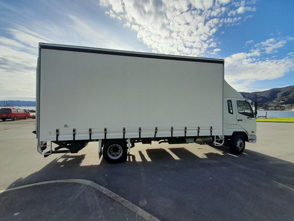 FUSO Fighter FK1425L Curtainsider 12 Pallet 