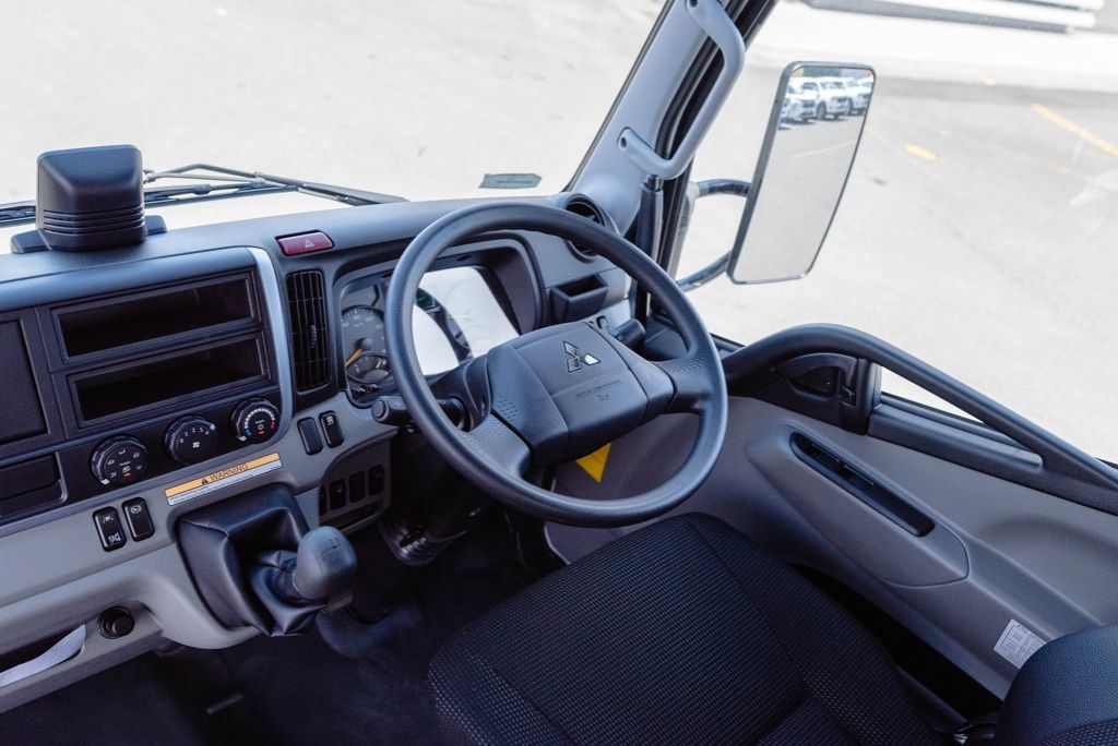 2023 FUSO Canter 816T Tipper + 2 way tailgate (Auto)