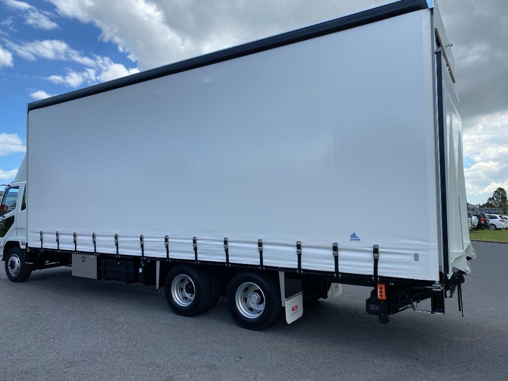 2025 FUSO Fighter FU1828M Curtain Sider