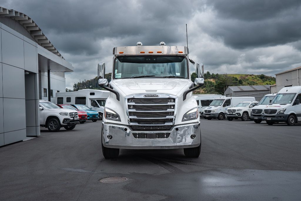 2023 Freightliner Cascadia 116 6x4 Steel Tipper