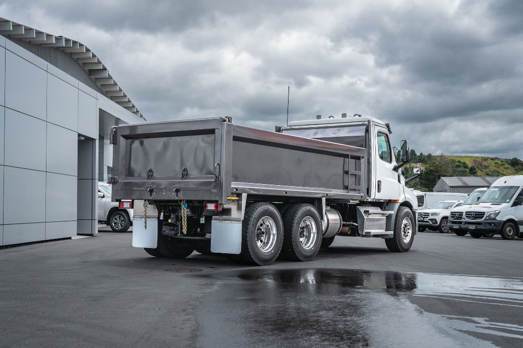 2023 Freightliner Cascadia 116 6x4 Steel Tipper