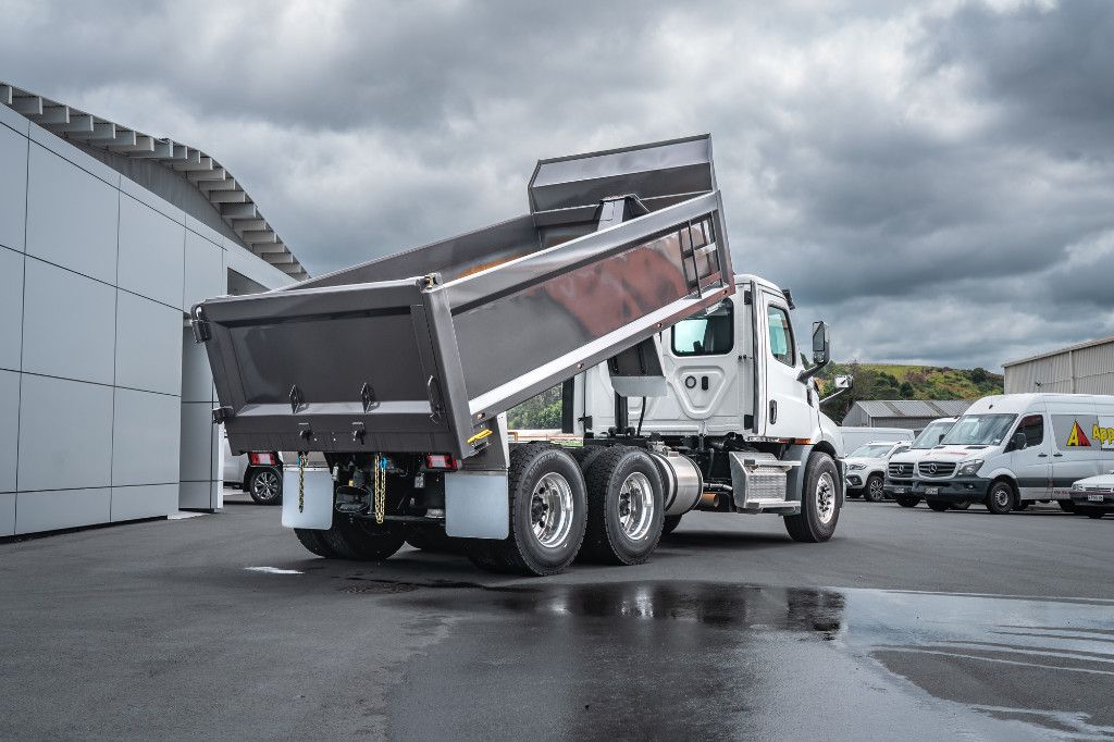 2023 Freightliner Cascadia 116 6x4 Steel Tipper