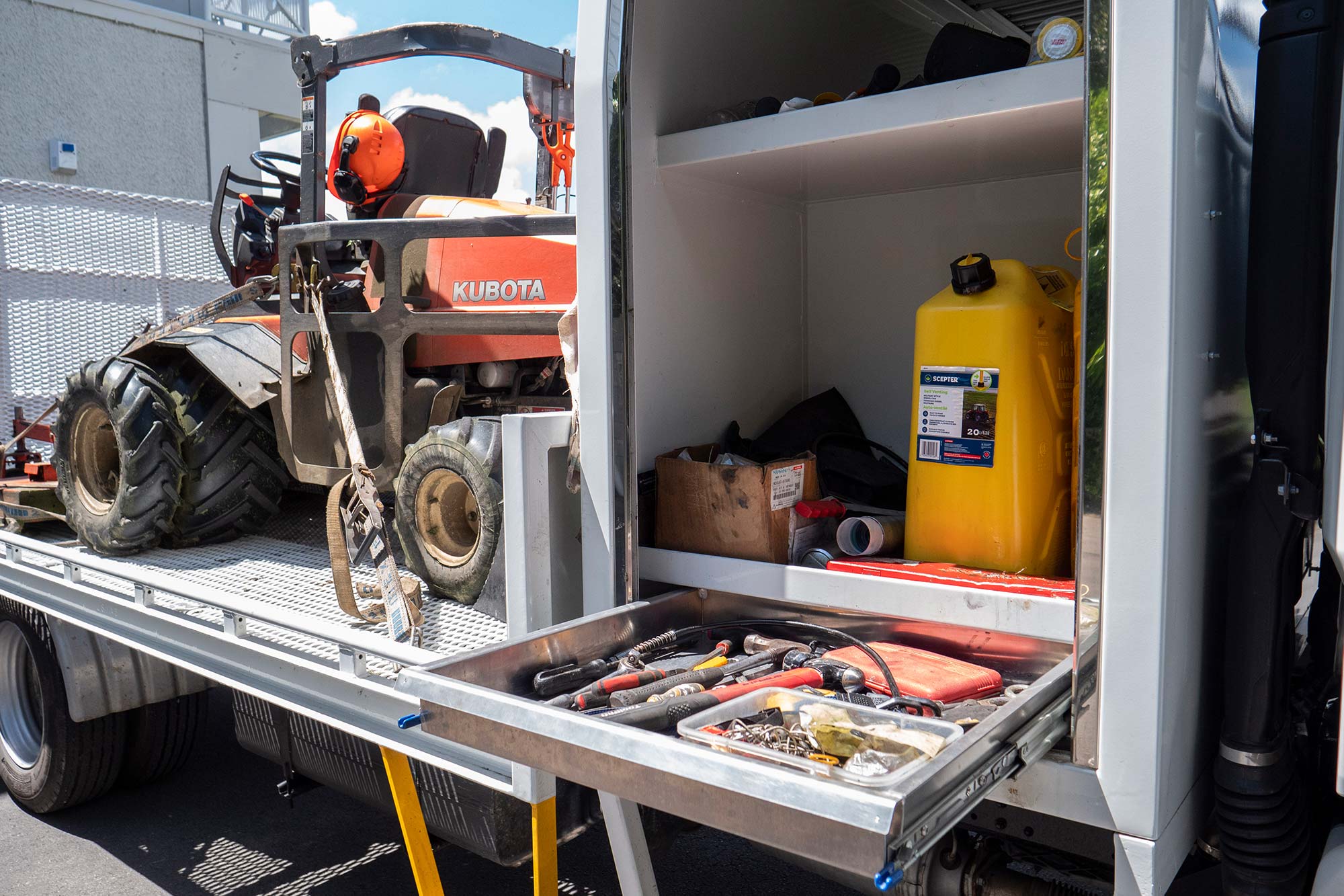 Mexted Sports Turf light-duty Canter has good storage 