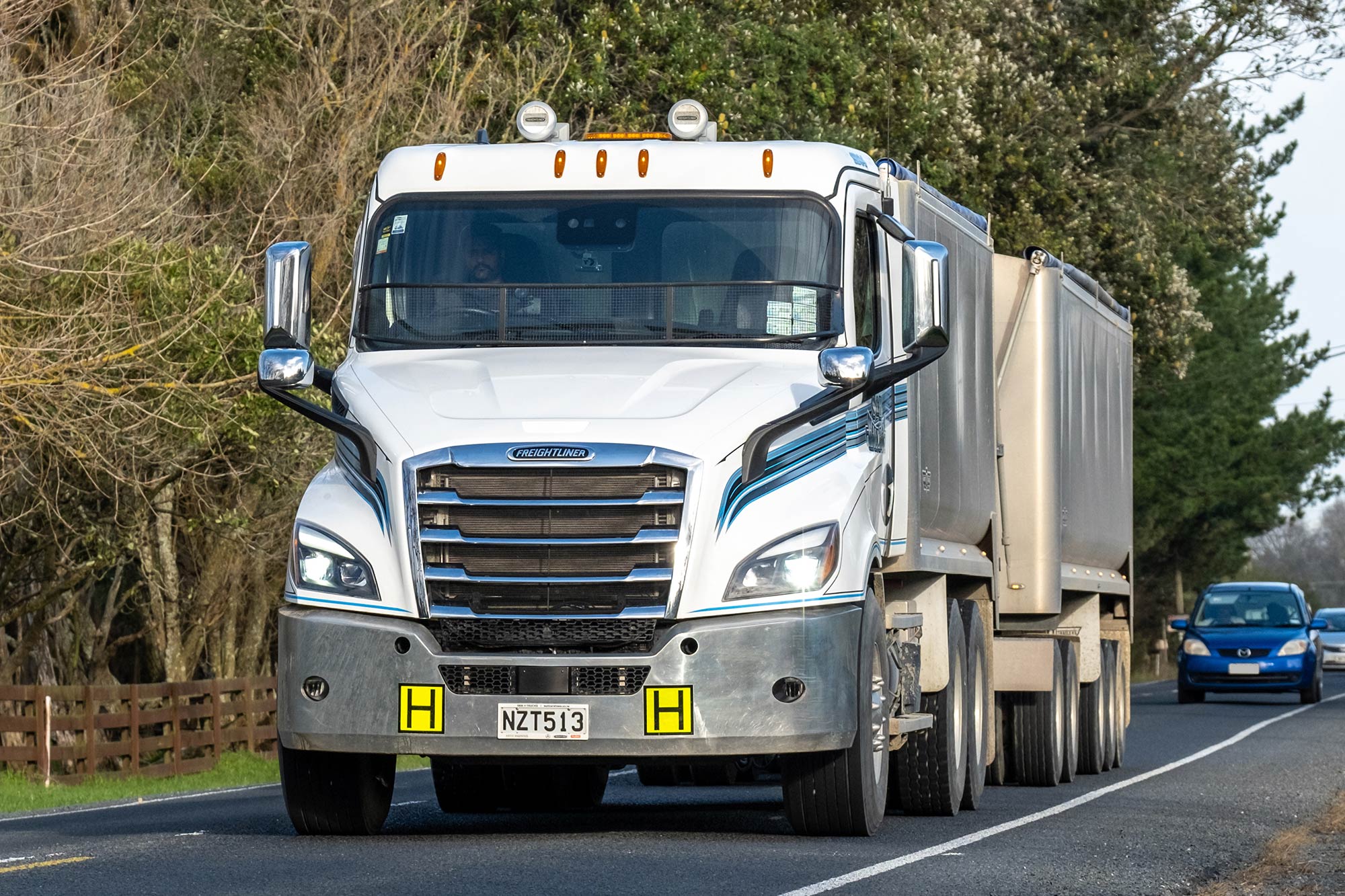 The Freightliner Cascadia 116 handles the road effortlessly 