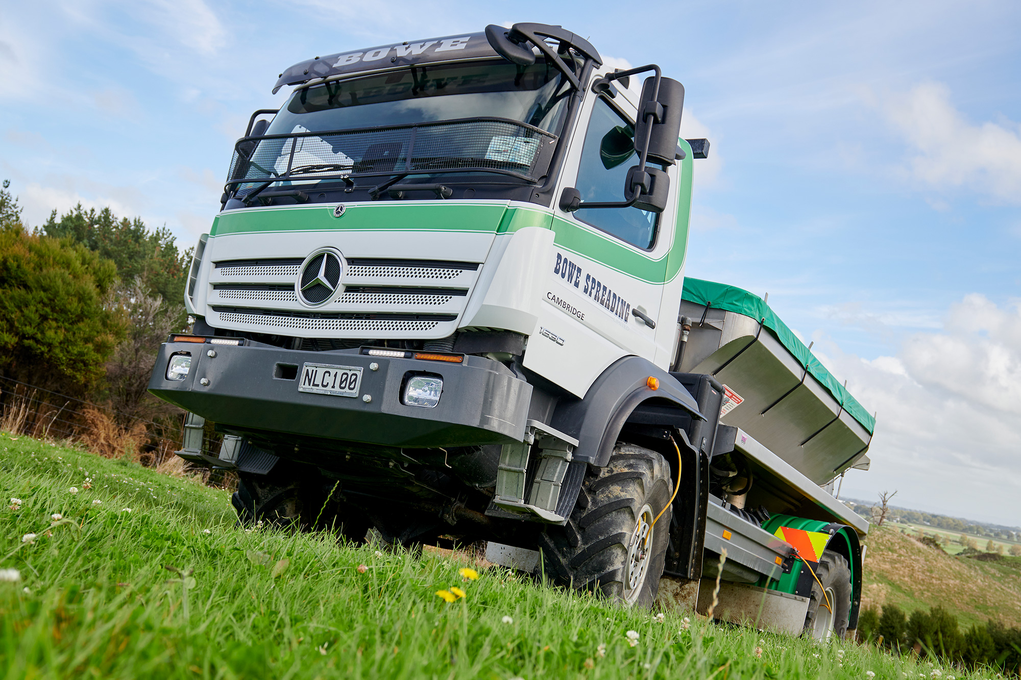 The Mercedes-Benz Atego groundspreader is perfect for all conditions
