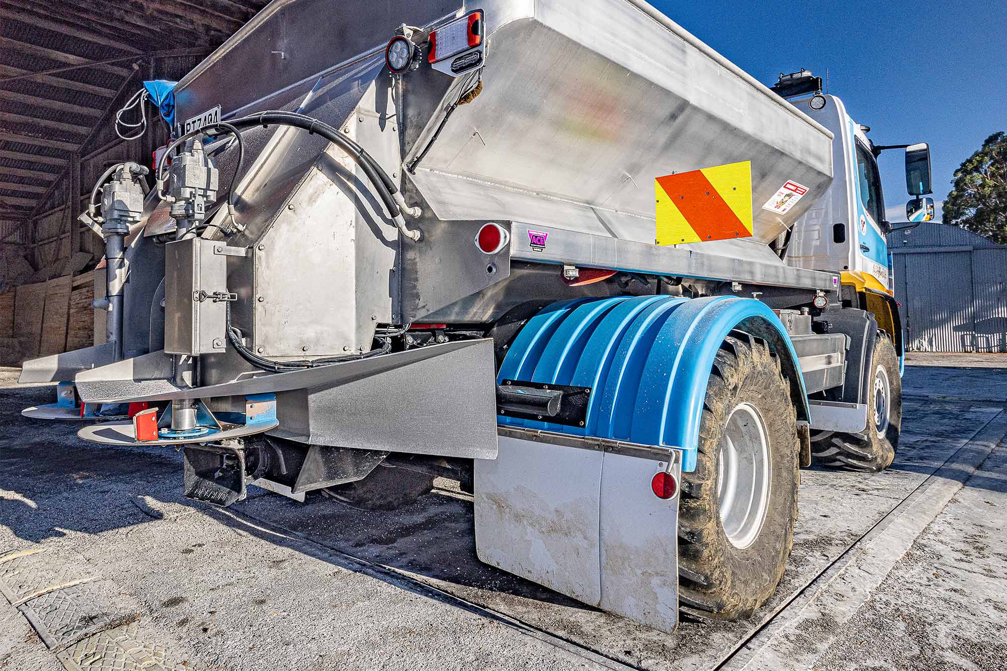 The Mercedes-Benz Atego spreader carries 7T in its bin 