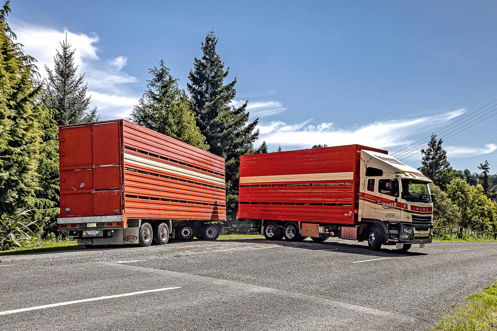 A FUSO Shogun 510 turning around