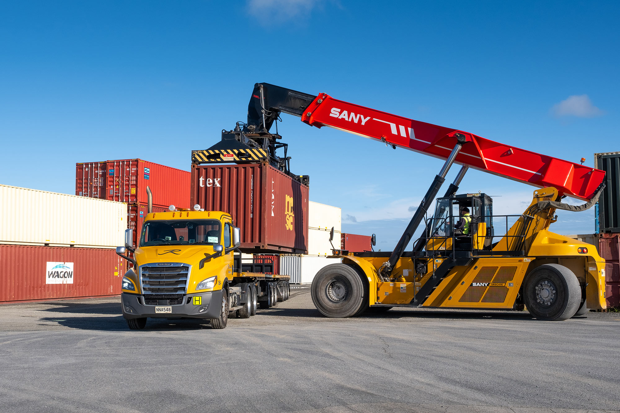 A Freightliner Cascadia being loaded 