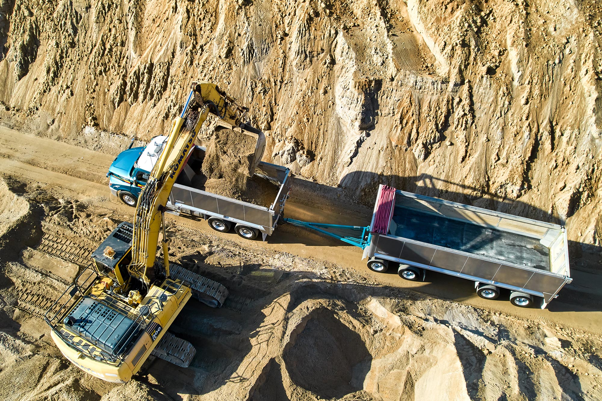 Freightliner Cascadia viewed from above