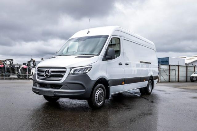 2023 Mercedes-Benz Sprinter 517 LWB
