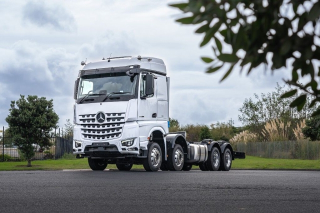 2025 Mercedes-Benz Arocs5 3263L 8x4 StreamSpace Cab