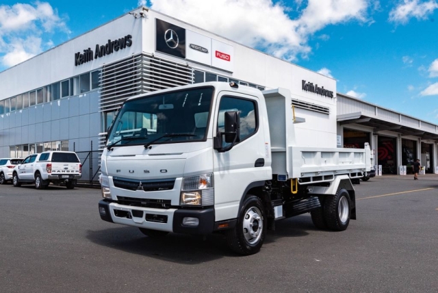2023 FUSO Canter 816T Tipper + 2 way tailgate (Auto)