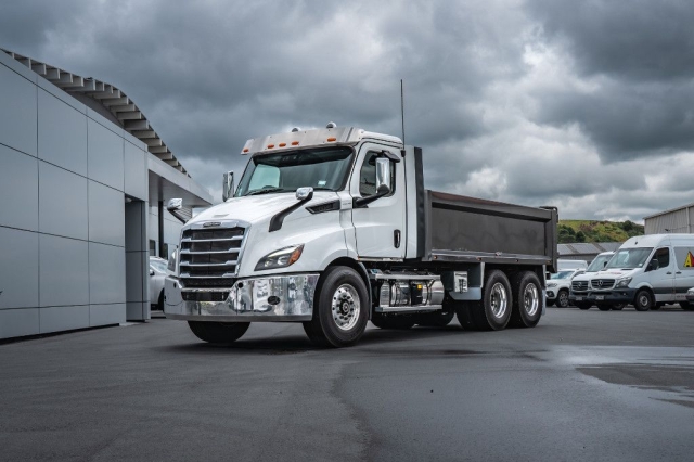 2023 Freightliner Cascadia 116 6x4 Steel Tipper